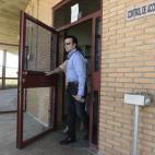 5c8aa119240000f404a35b30