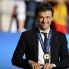 5c8b72f8360000c81a6d1c16