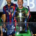 5c8b72fd22000051001aef59