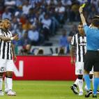 5c8b7319240000f404a4beb4