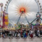 La Oktoberfest de Múnich abre entre multitudes y tras dos años de "sequía"