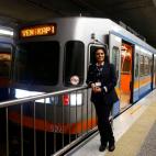 Serpil Cigdem, de 44 a&ntilde;os, conductora de metro, en la estaci&oacute;n de Yenikapi de Estambul, Turqu&iacute;a. &quot;Cuando solicit&eacute; un empleo hace 23 a&ntilde;os como conductora me dijeron que era una profesi&oacute;n de hombres. ...