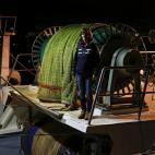 Raquel G&oacute;mez Delgado, de 43 a&ntilde;os, inspector de pesca mar&iacute;tima, se embarca en un barco pesquero en el puerto de Punta del Moral de Huelva, Espa&ntilde;a. &quot;En mi opini&oacute;n la &uacute;nica manera de acabar con la desi...