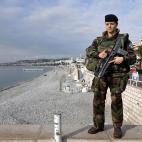 Merylee, de 26 a&ntilde;os, soldado, posando en Niza, Francia. &quot;La paridad en el ej&eacute;rcito ya existe, el uniforme tiene prevalencia sobre el g&eacute;nero&quot;.