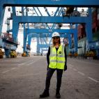 Liz Azoulay, 26 a&ntilde;os, estibadora del puerto de Ashdod, en Israel. &quot;En la mayor parte de mi vida profesional no me enfrent&eacute; a ninguna desigualdad. En Ashdod somos iguales, en todos los muelles, y eso que soy la primera mujer qu...