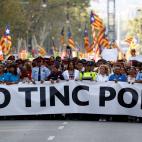 5c8a6a0a260000f903fe51d5