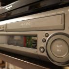 &iquest;Nos parece fuerte lo de la plataformas de televisi&oacute;n? En los 80, el v&iacute;deo VHS fue una revoluci&oacute;n. Las familias disfrutaban de sesi&oacute;n continua y los viajes al videoclub eran diarios.