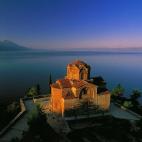 The New York Times afirma que Macedonia es el próximo gran destino de los Balcanes, y es fácil saber el porqué. Skopje, su capital, es calificada como "extraña y maravillosa." Su lago de hace tres millones de años, el lago Ohrid, compartido...