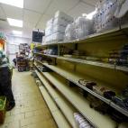 Falta de productos básicos.