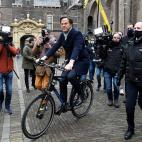 Y así es más fácil escapar de la prensa.