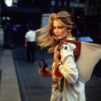 En diciembre de 1990, fotografiada por Arthur Elgort para 'Vogue'