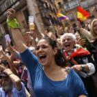 Pamploneses vitorean a su nuevo alcalde, Joseba Asiron.