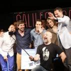 Haciendose un selfie con los humoristas de la representación en la sala Galileo de Madrid.