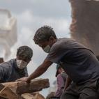 5c8b805e230000040124e593