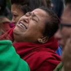 5c8b8060230000dd0424e599