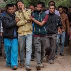 5c8b8060360000c81a6d3eb3