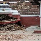 5c8b8066250000e203cad4f4