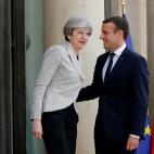 5c8a52a8360000c81a6b550d