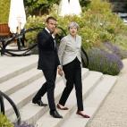 5c8a52ac260000e804fe34b0