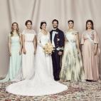 Junto a las hermanas de los novios: Sara y Lina Hellqvist, y Victoria y Magdalena de Suecia