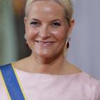 5c8aa198230000d5042361a4