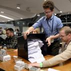 5c8a51d6360000a61b6b53ff