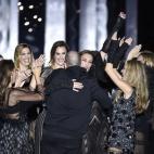 5c8aabab2400000a05a376e1