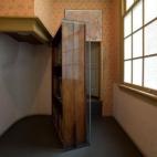Puede que no sea uno de los museos más originales para recomendarle a un visitante, pero igual que ocurre con el del Señor en el Ático, la Casa de Ana Frank cuenta parte importante de la historia de la ciudad a través del escondite de la fam...