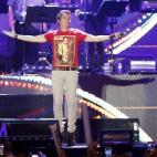 Cantó Colgando en tus mano.