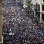 5c8aab94240000f404a376bb