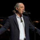 Para defender al torero Padilla, que aparece en una foto con la bandera franquista: "Habr&aacute; sido un lapsus, en los m&iacute;tines d Podemos hay banderas republicanas siempre y tampoco pasa nada, y en Catalu&ntilde;a ya solo hay esteladas".