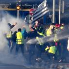 5c8a41d224000093024b9ed6