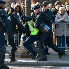 5c8a41d5260000f903fe1bd8