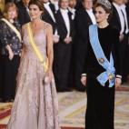 En la cena de gala en honor al presidente Mauricio Macri y su esposa, Juliana Awada, en la que lució por primera vez joyas de pasar de la Casa Real, en concreto la simbólica tiara Flor de Lis.