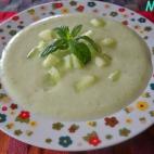 En esta receta, los yogures son caseros, hechos con yogurtera, pero puedes usar los que compres. Puedes ver la receta completa en Cookpad