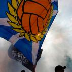 Aficionados de la Real Sociedad, despidiendo al equipo.