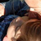 Albert tiene una discapacidad del 75% y es totalmente dependiente. Su madre Rocío se acogió a una prestación para poder cuidarle hasta que su mutua de trabajo se la denegó porque aseguraba que no se acreditaba que el pequeño "necesite un cu...