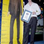 Con sus 2,33 metros, Fingleton era conocido como uno de los hombres m&aacute;s altos del mundo. Adem&aacute;s de jugador de baloncesto &mdash;jug&oacute; en algunos equipos espa&ntilde;oles y en la NBA&mdash; tambi&eacute;n fu actor y part...