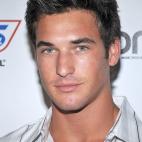 Clay Adler, estrella televisiva de MTV, se suicid&oacute; el 26 de marzo en presencia de unos amigos con los que hab&iacute;a ido a hacer unas pr&aacute;cticas de tiro. Sus padres dieron a conocer la noticia el 11 de abril.