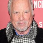 Este actor judío norteamericano ha aparecido en multitud de películas famosas. Ya había estrenado El graduado y American graffiti antes de trabajar con Spielberg, con el que repitió en Encuentros en la tercera fase. Aparece en Cuenta conmigo...