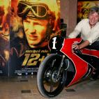 El piloto de motocicletas &Aacute;ngel Nieto falleci&oacute; el 3 de agosto en Ibiza tras sufrir un accidente cuando conduc&iacute;a su quad una semana antes, por lo que tuvo que pasar por quir&oacute;fano. Nieto, que gan&oacute; 13 mundiales d...