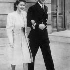 Isabel II y el duque de Edimburgo en 1947.