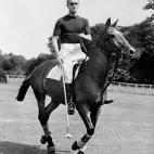 Jugando al polo en 1950.