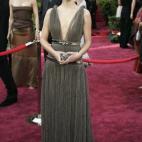 Fue su primer año y su primera nominación: como actriz de reparto por Closer, aunque se lo arrebató Cate Blanchett por El aviador. Lo ganaría en 2011, ya como protagonista, por Cisne Negro. En 2017 está nominada como Mejor actriz protagon...