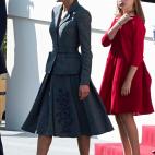 En el desfile de las Fuerzas Armadas celebrado en Madrid, junto a su hija mayor, Leonor.