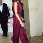 En la entrega de premios Mariano de Cavia, Luca de Tena y Mingote, vestida al completo con prendas y complementos espa&ntilde;oles.