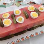 Una receta f&aacute;cil con pan de molde, aguacate, pepinillos, huevo y mayonesa. Consulta c&oacute;mo hacerlo aqu&iacute;.