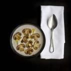 Solo hacen falta cuatro ingredientes para este entrante ideal para servir en cualquier cena de Navidad.