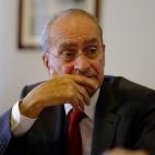 5c8aa180250000bd05816c25