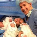 "¡Oh Dios, estos tres bebés acaban de salir mi barriga!"